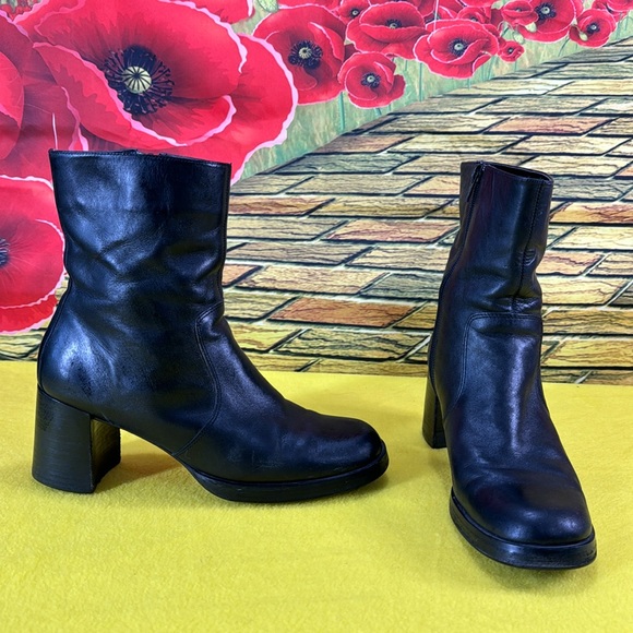 Croft and Borrow ankle mid calf boots - Picture 1 of 8